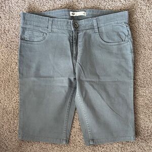 💜 3 for $10 Classic Gray Women's Bermuda Shorts